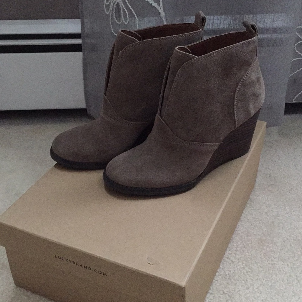 Lucky Brand Yasmin wedge booties
